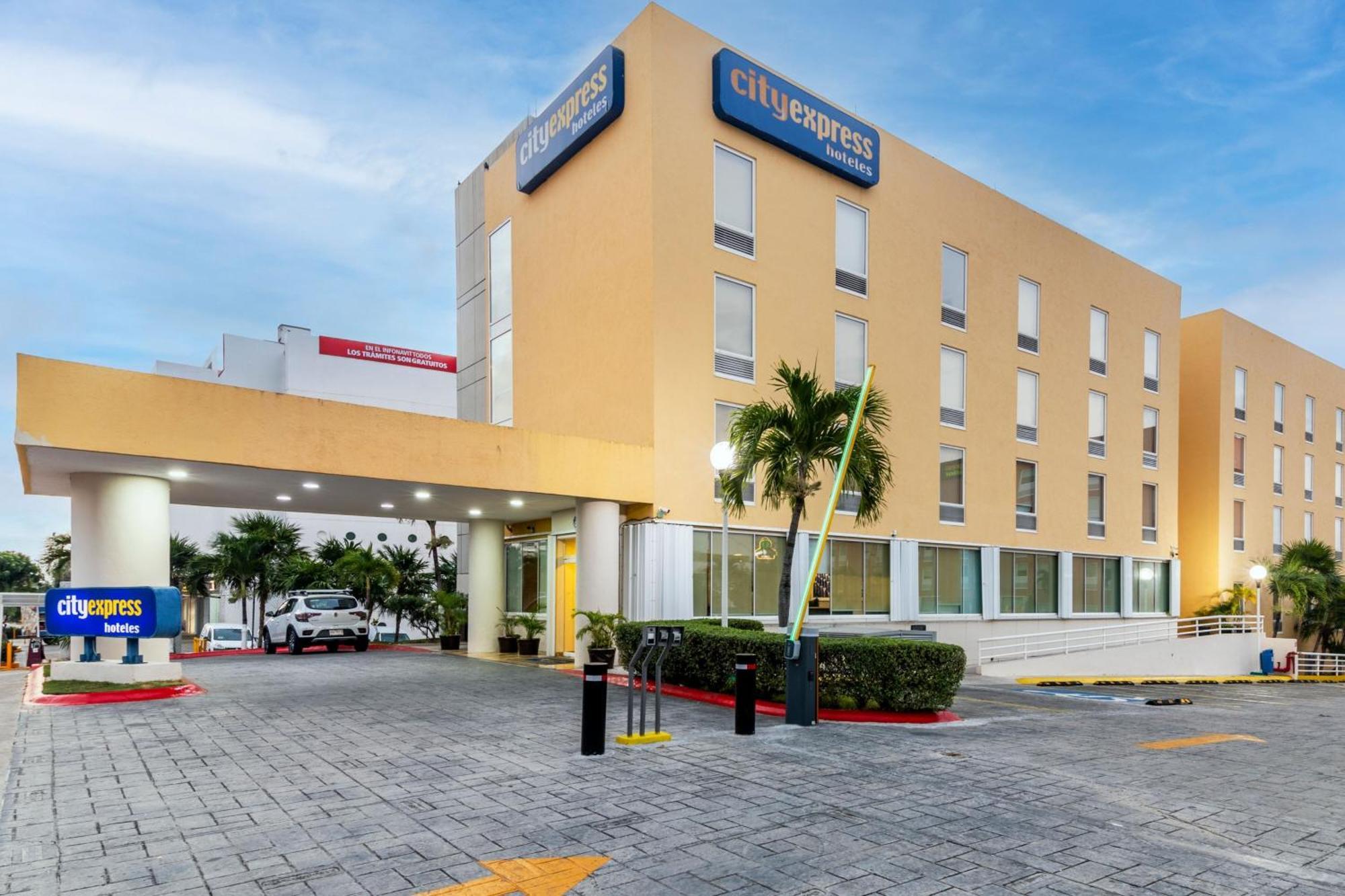 City Express By Marriott Cancun Hotel Exterior foto